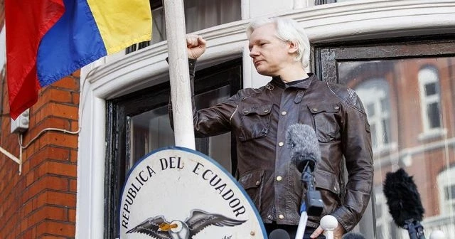 Ekvador, Assange'a vatandaşlık verdi