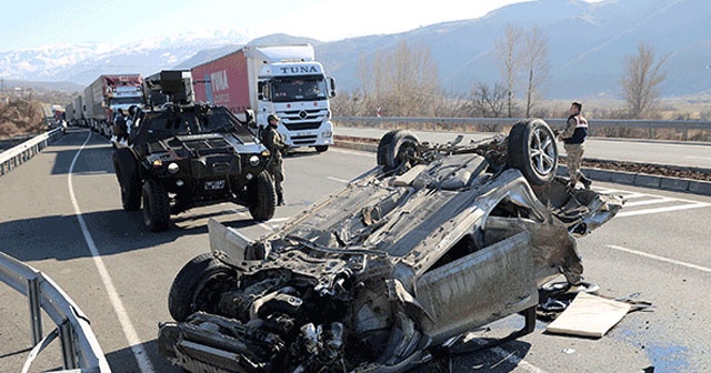Erzincan&#039;da otomobil devrildi: 2 ölü, 4 yaralı