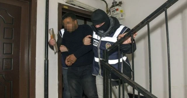 Eşinin pavyonda olduğunu söyledi, sandıktan çıktı