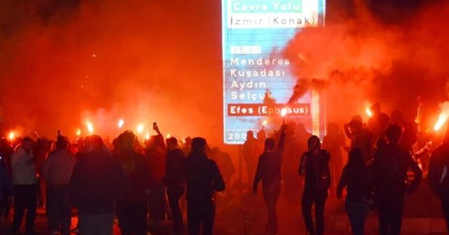 Galatasaray’a İzmir’de coşkulu karşılama