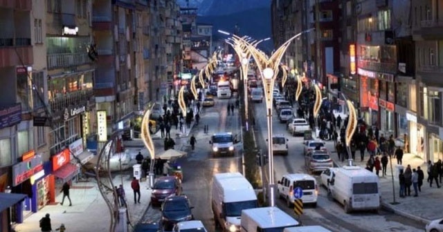 Hakkari&#039;de işyeri kiraları el yakıyor