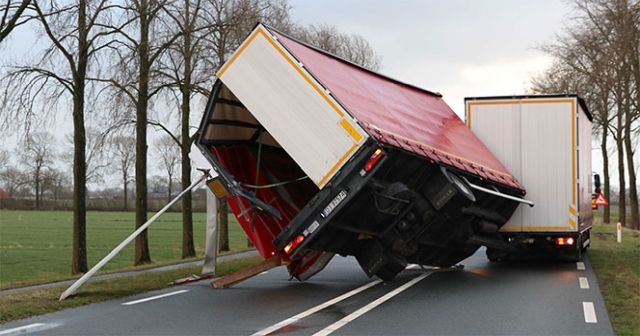 Hollanda’da meteoroloji kırmızı alarm verdi