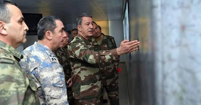 Hulusi Akar'dan harekata katılan pilotlara sürpriz anons