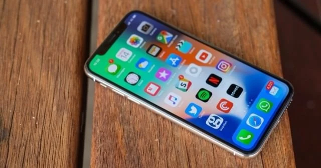 İki kardeş iPhone X’in güvenlik açığını buldu