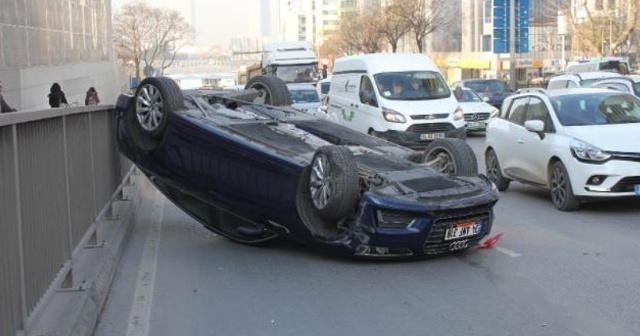 İstanbul&#039;da lüks otomobil takla attı: 1 yaralı