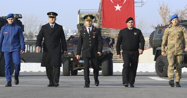 Jandarma&#039;nın yeni kıyafetleri görücüye çıktı!