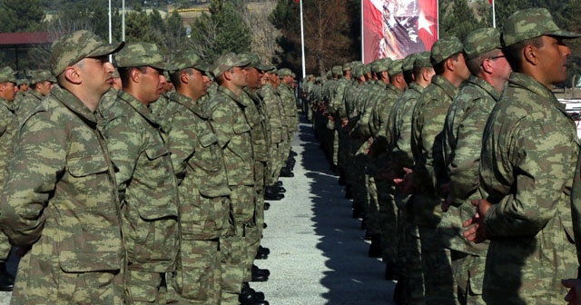 Kayseri&#039;de baza ve yatak imalathanesinde yangın