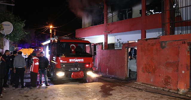 Korkutan yangın: 3 kadın kurtarıldı