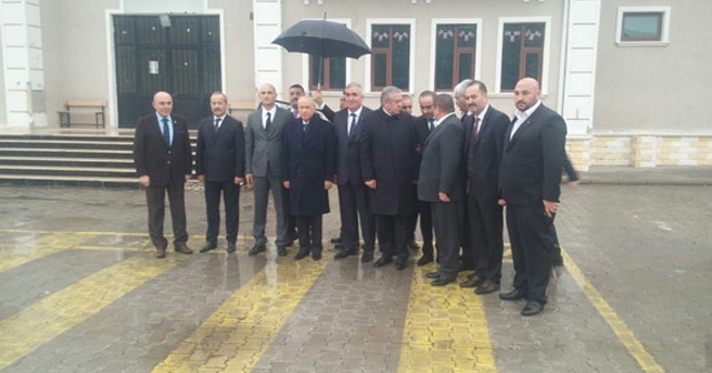 MHP Genel Başkanı Bahçeli, Ülkü Ocakları&#039;nın yaptırdığı okulu ziyaret etti