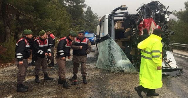 Muğla&#039;da yolcu otobüsü devrildi: 24 yaralı