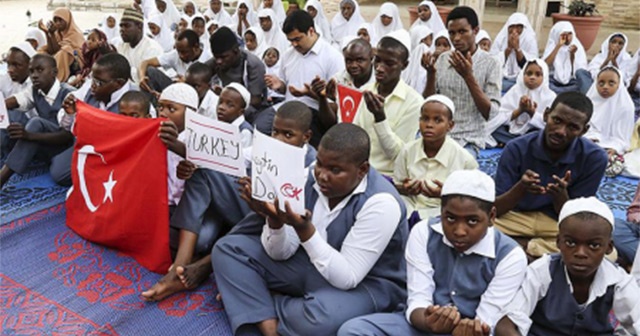 Nijeryalı öğrencilerden Zeytin Dalı Harekatı için dua
