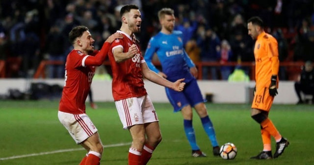 Nottingham Forest, Arsenal&#039;i eledi