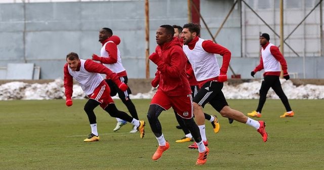 Robinho ilk antrenmanına çıktı