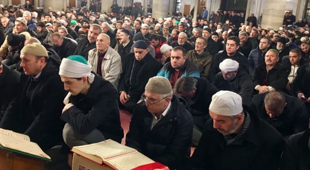 Sabah namazında Mehmetçik'e zafer duası