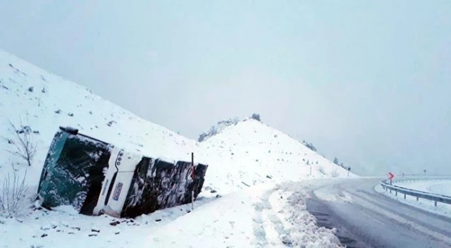 Sivas'ta otobüs devrildi: 16 yaralı