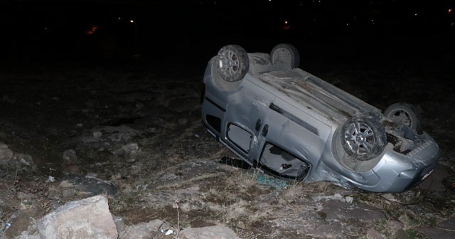 Takla attığı otomobilini bırakıp gitti