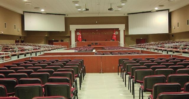 Tanık yüzbaşı &#039;Darbe olduğunu bilmiyorduk&#039; iddiasını çürüttü