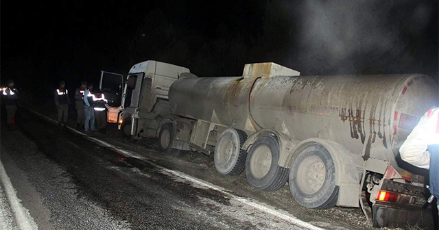 Tankerden yola asit aktı