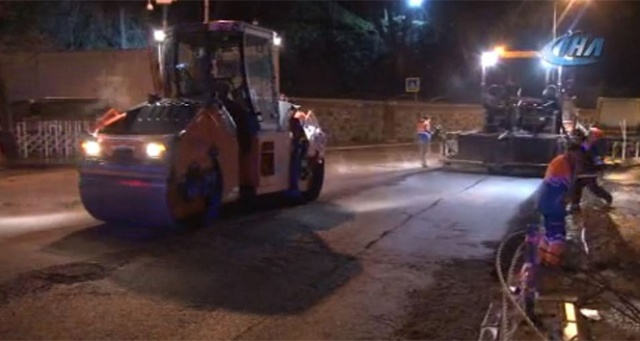 Tarabya’da çöken yol trafiğe açıldı