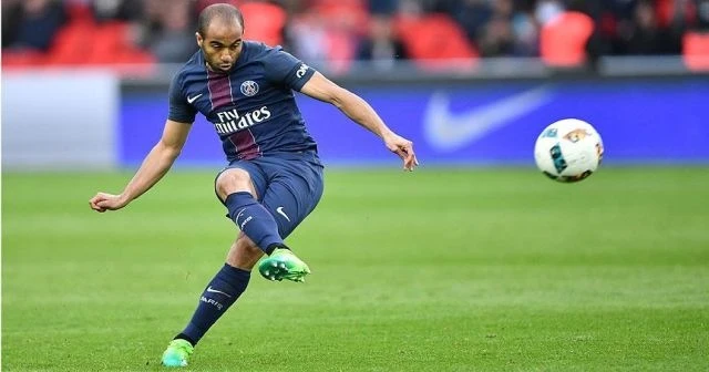Tottenham Lucas Moura'yı renklerine bağladı
