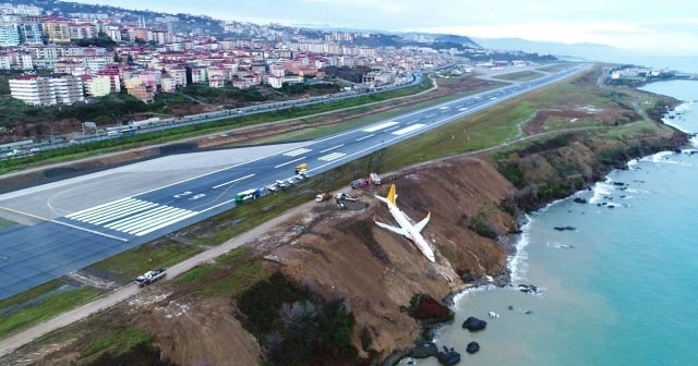 Trabzon Havalimanı yeniden uçuş trafiğine açıldı