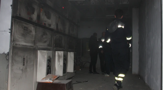 Trafo patladı, mahalle karanlığa büründü