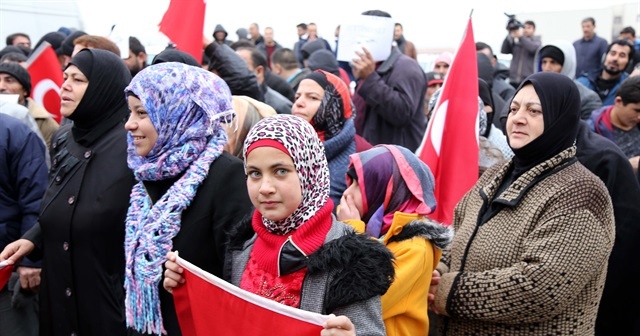 Türkiye&#039;deki sığınmacılar Afrin için askerliğe başvurdu