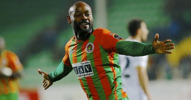 Vagner Love&#039;dan Çavuşoğlu&#039;na mesaj