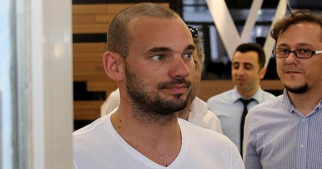 Wesley Sneijder&#039;den Katar açıklaması