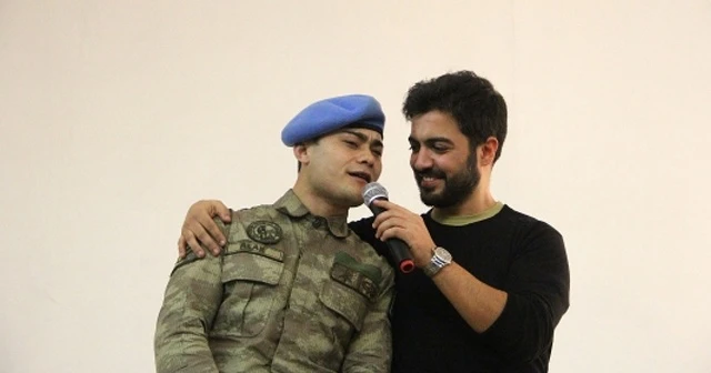 Yusuf Güney'den Mehmetçiğe moral konseri