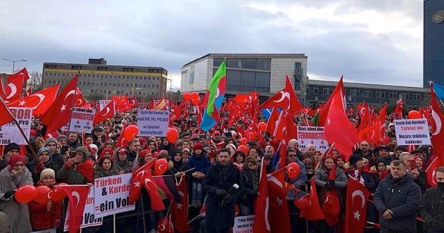 Almanya&#039;da &#039;Birlik, Beraberlik ve Kardeşlik Mitingi&#039; düzenlendi