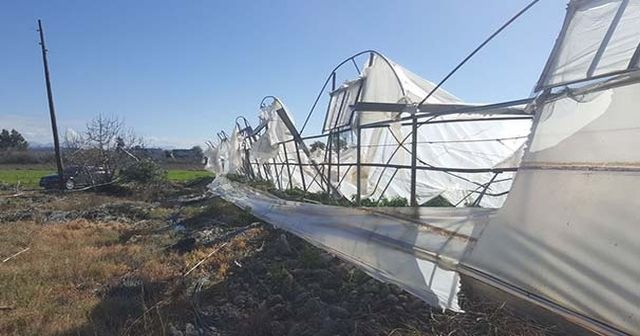 Antalya&#039;da hortum seralarda hasara yol açtı