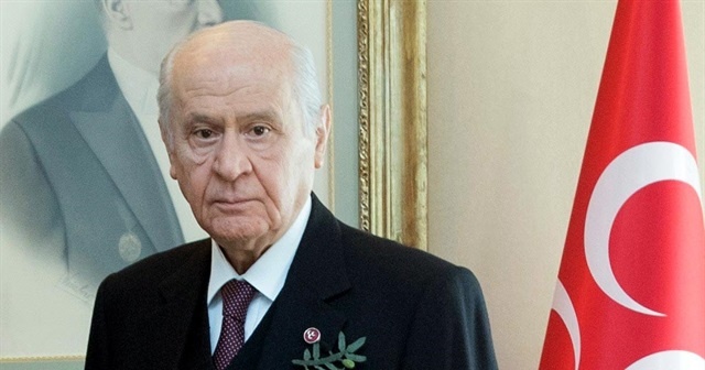 Bahçeli&#039;ye dikkat çeken hediye