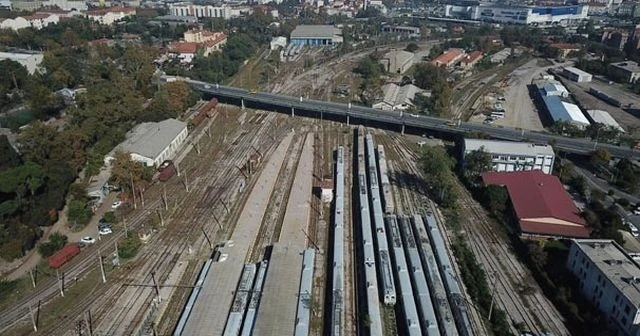 Banliyö hatlarında yeni peronlar ortaya çıkmaya başladı