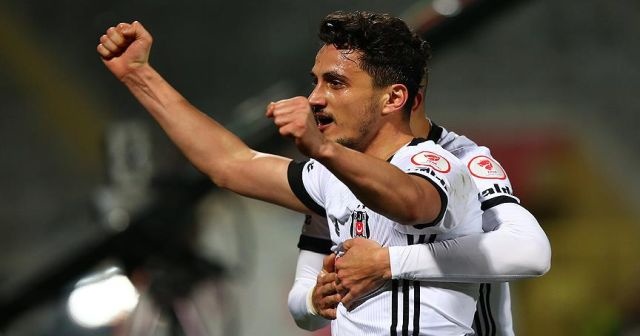 Beşiktaş&#039;ta Mustafa Pektemek, ligde formayı zorluyor