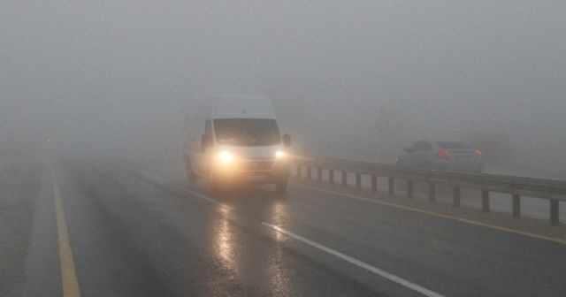 Bolu Dağı’nda ulaşıma yoğun sis ve yağmur engeli