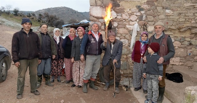 Bu mahallede 100 yıldır elektrik yok