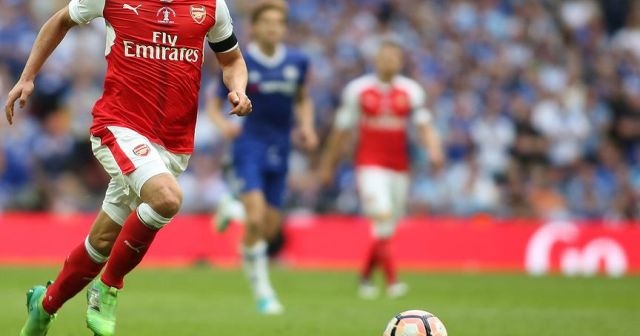 Cenk Tosun&#039;lu Everton, Arsenal&#039;e farklı yenildi