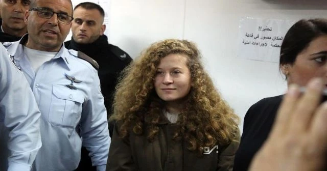 Filistinli cesur kız Ahed'in duruşması 11 Mart'a ertelendi