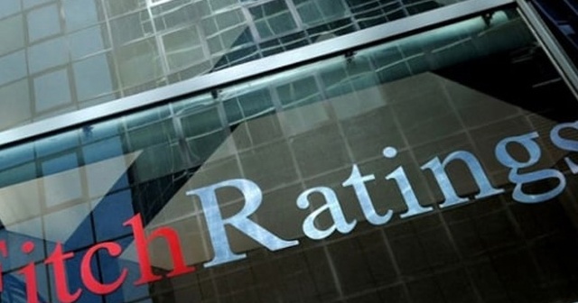 Fitch, yıllardır ekonomik krizle boğuşan Yunanistan&#039;ın kredi notunu yükseltti