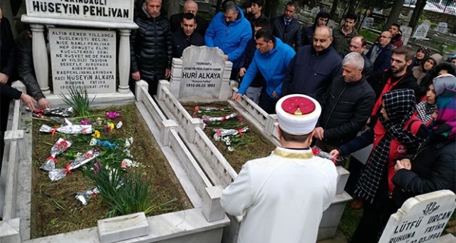 Güreşçi Hüseyin Pehlivan mezarı başında anıldı