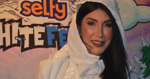 Hande Yener, &#039;Gündemde şehitlerden başka bir şey olmamalı&#039;