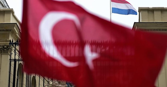 Hollanda, Türkiye büyükelçisini geri çekti