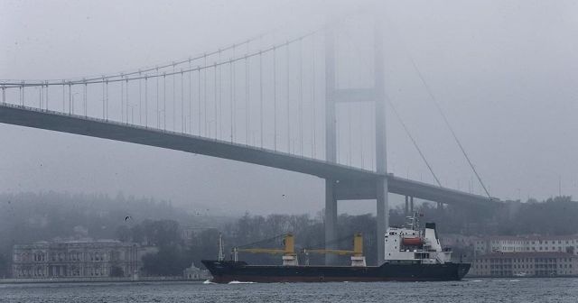 İstanbul Boğazı gemi geçişlerine kapatıldı