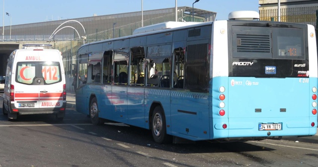 Üsküdar&#039;da otobüs durağa daldı: 3 ölü