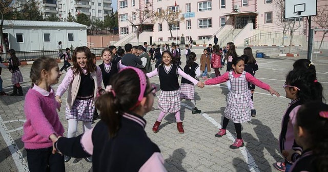 Kilis&#039;te öğrenciler ders başı yaptı