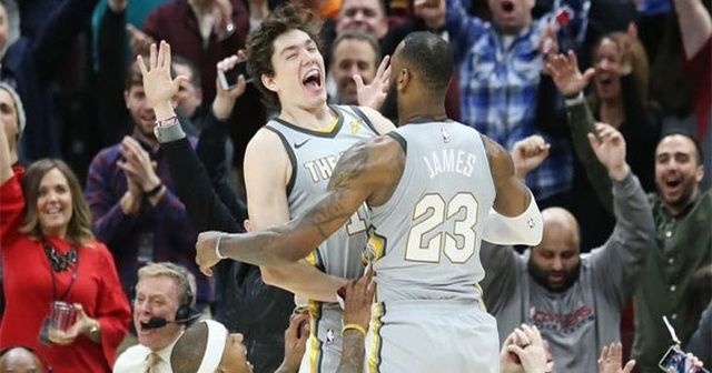 LeBron James: &#039;Cedi Osman&#039;a sahip olmak harika&#039;