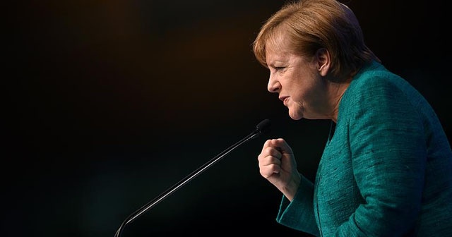 Merkel&#039;den koalisyon için uzlaşma çağrısı