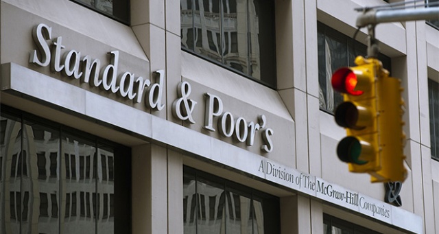 S&amp;P, Rusya&#039;nın kredi notunu yükseltti