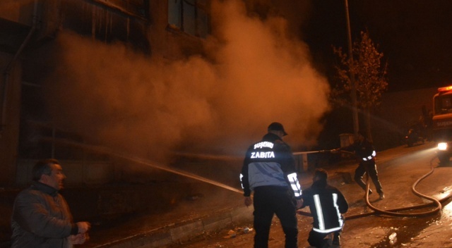 Sivas Suşehri&#039;nde depo yangını korkuttu